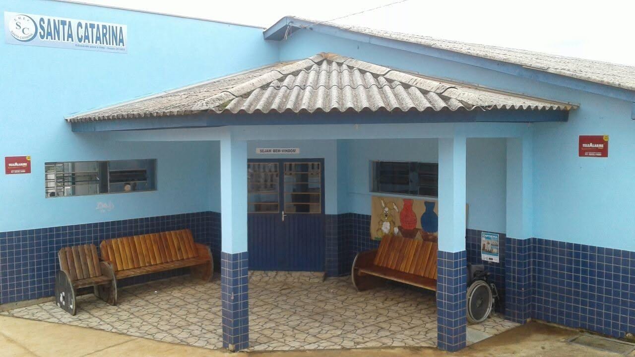 Comunidade protesta contra fechamento da Escola Municipal Santa Catarina em 2027