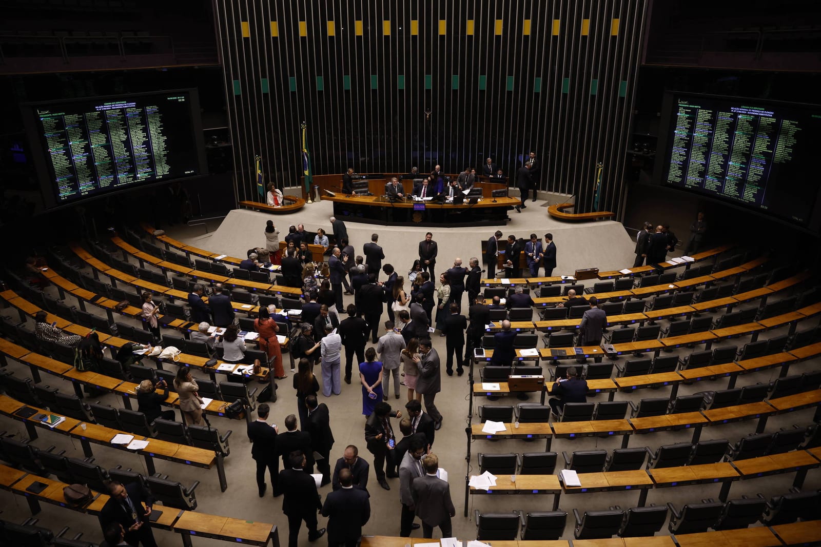 Datafolha: 48% dos brasileiros desconfiam do STF, recorde