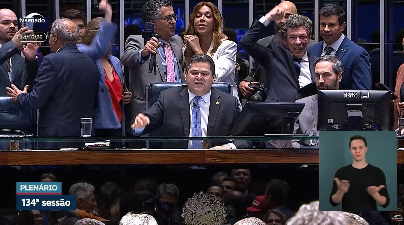 Senado aprova PEC que acaba com a escala 6×1 em uma das sessões mais assistidas no Youtube