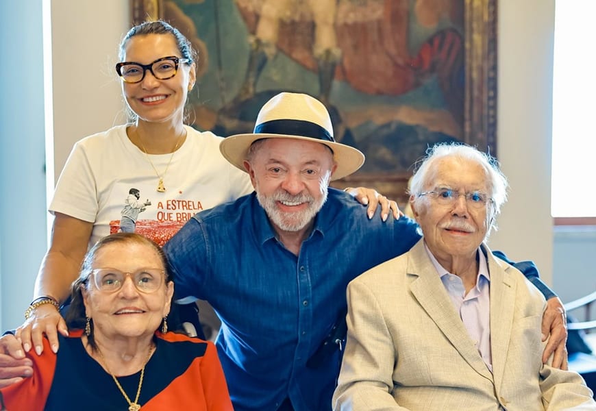 Lula visita José Sarney em São Luís e diz que visita é obrigação