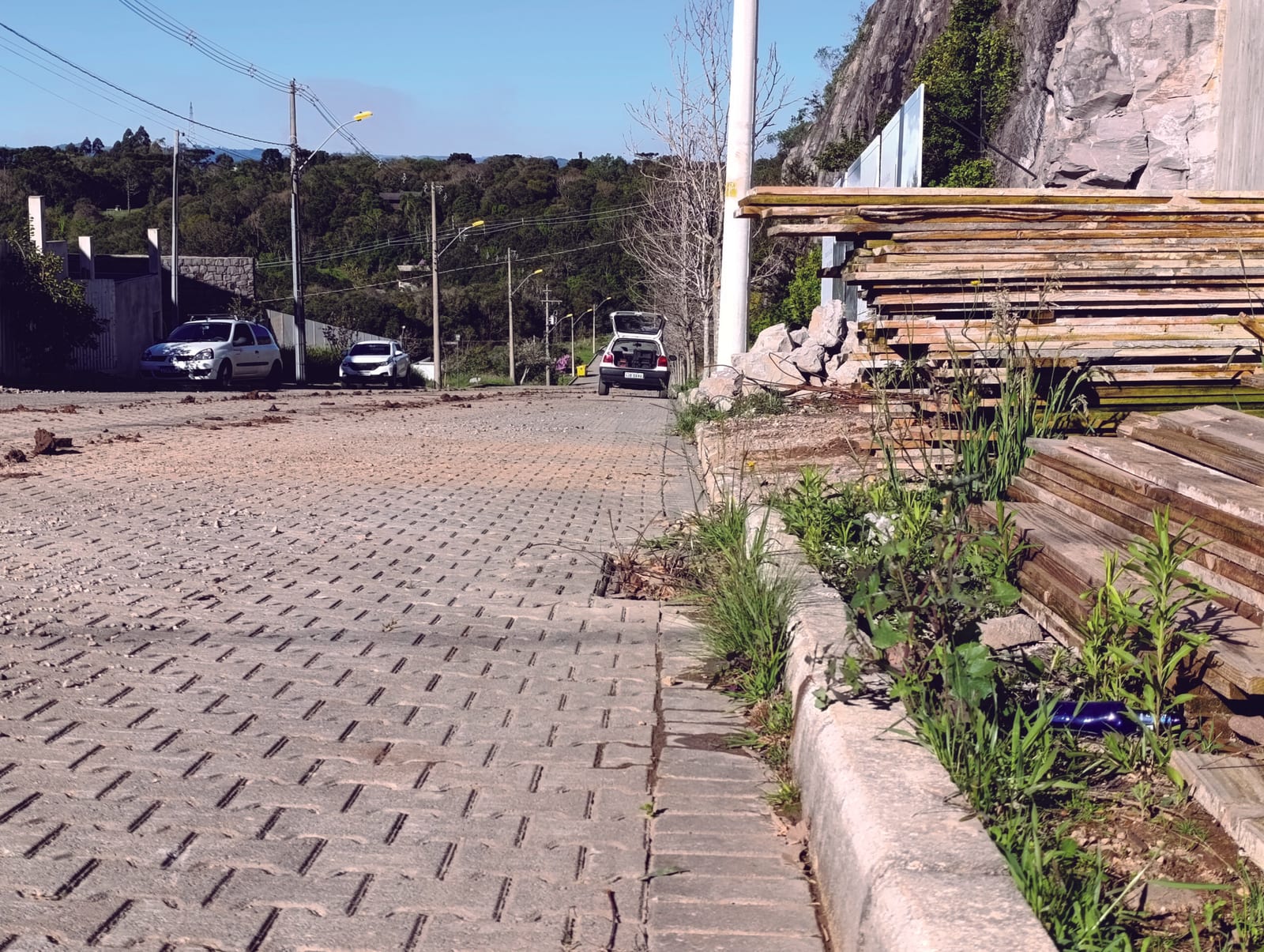 Moradores do Villa Toscana reivindicam a instalação de câmeras de videomonitoramento e lombadas
