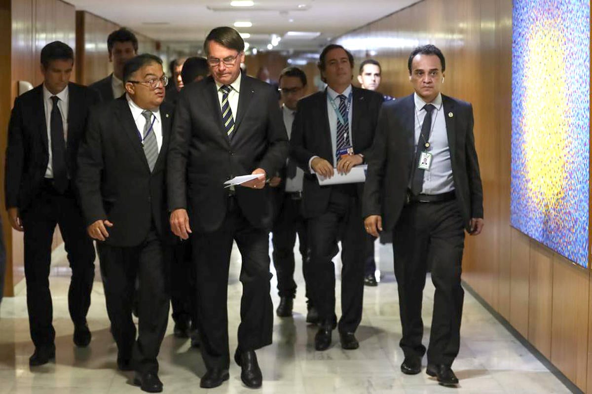 Flávio cogita nomear militar para a Defesa, e Lula poderá ter primeira mulher na pasta