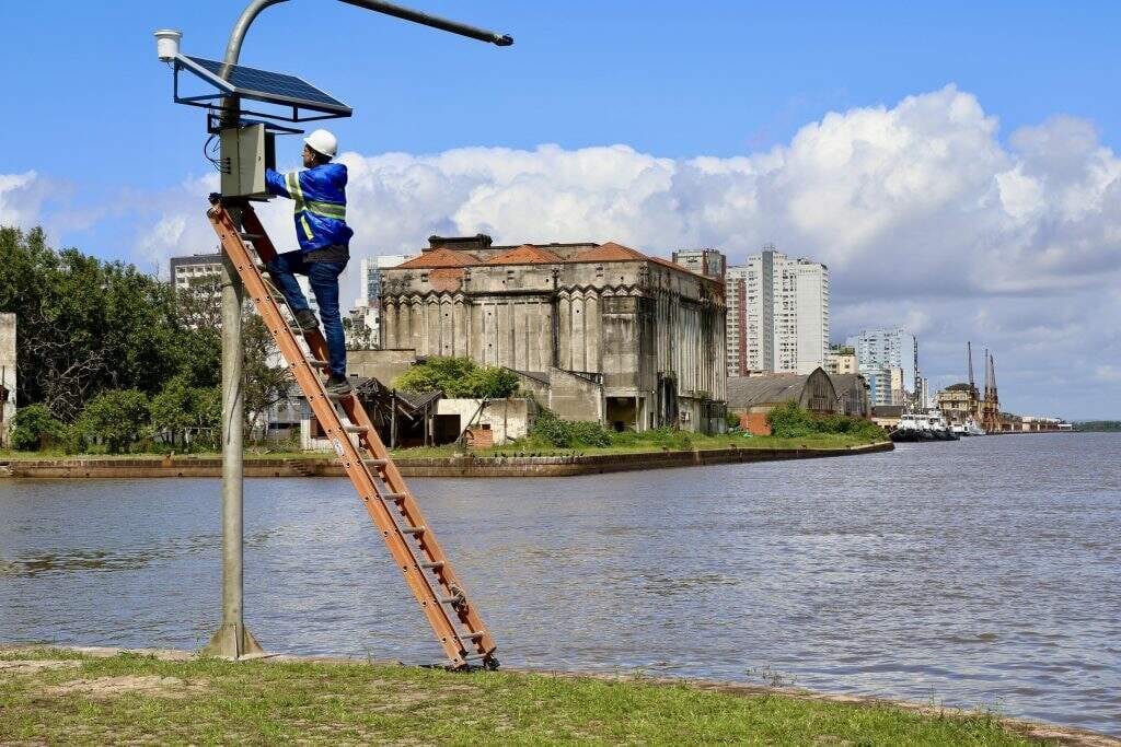 Dmae instala duas novas estações que monitoram Guaíba e Gravataí em Porto Alegre