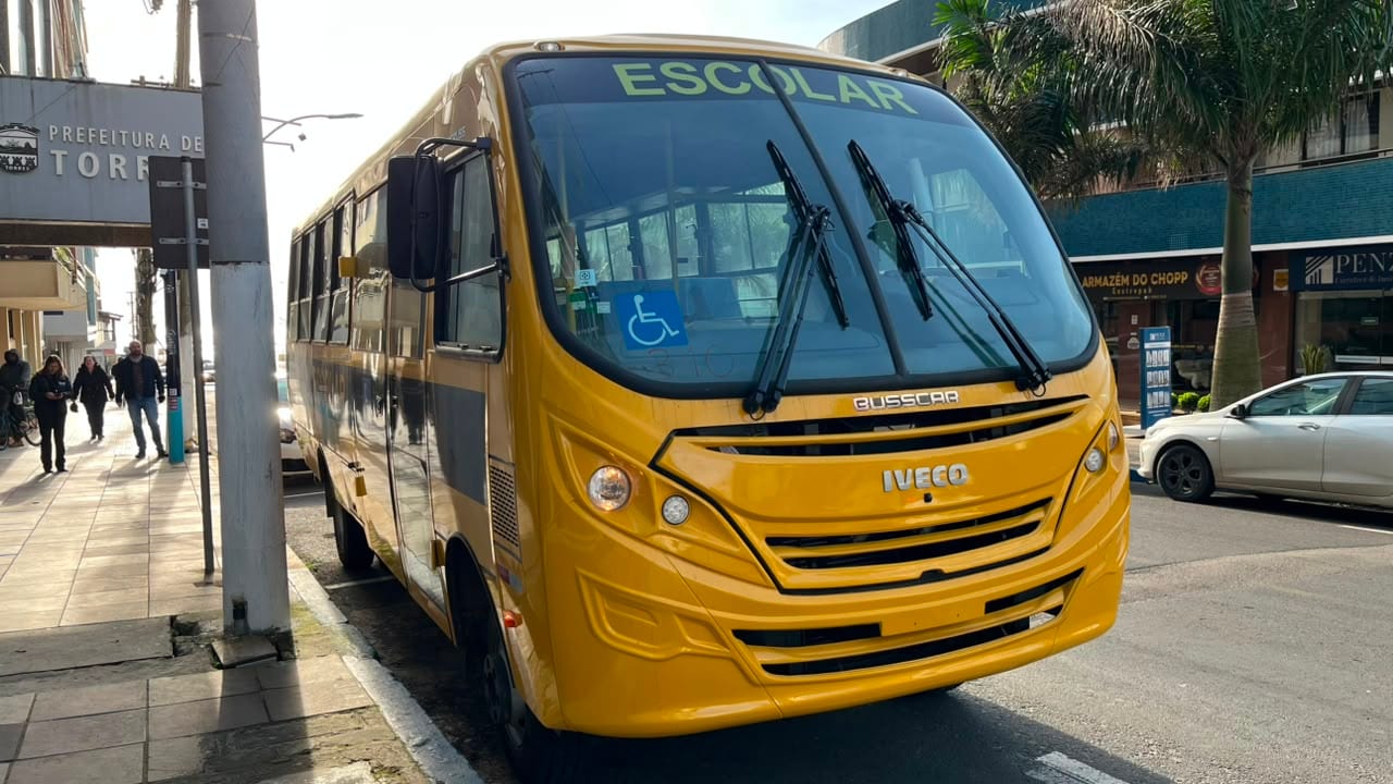 Torres compra micro-ônibus zero‑km por R$ 483.990,15 para transporte escolar