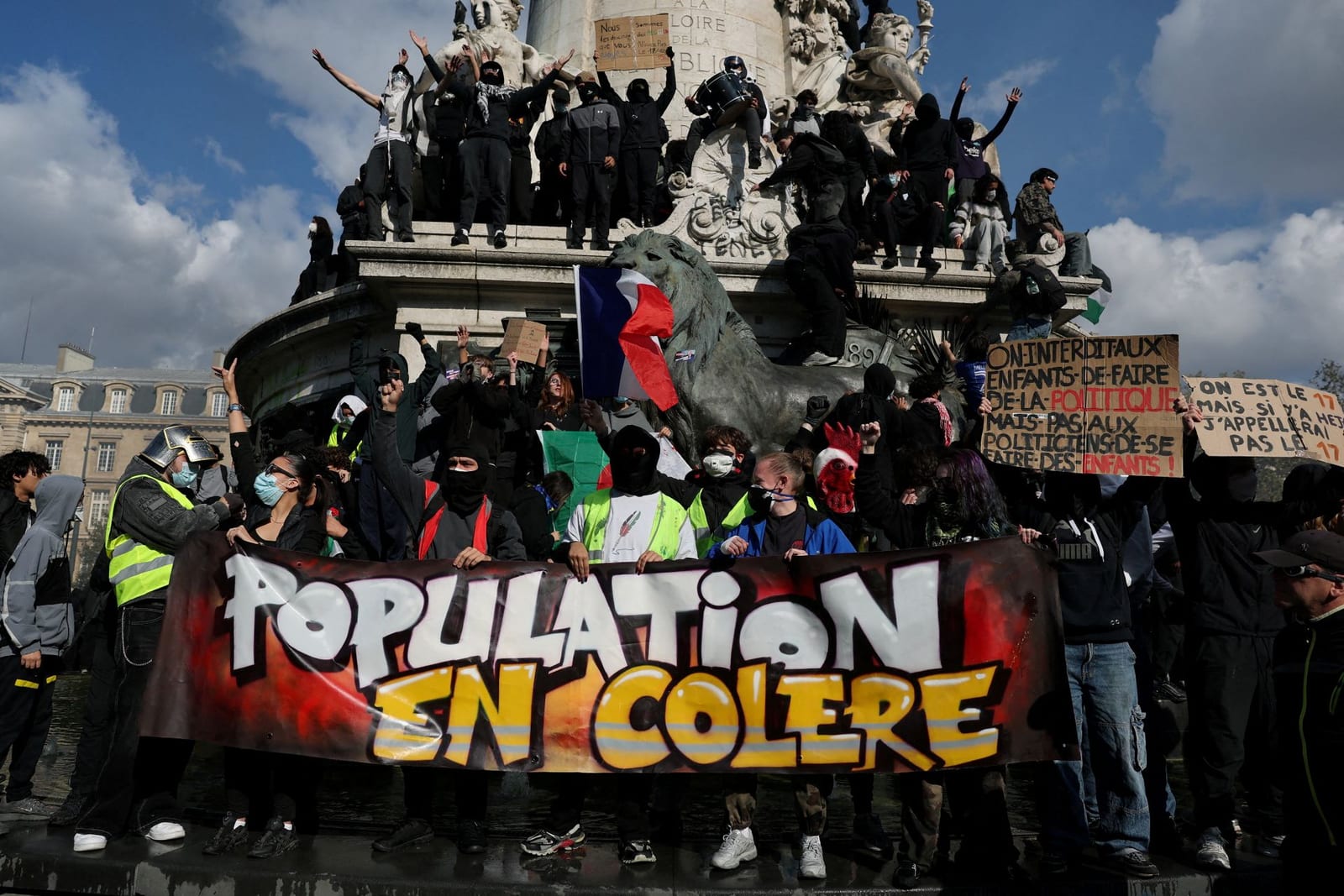 Títulos franceses caem; spread 10 anos sobe para 146 pontos-base