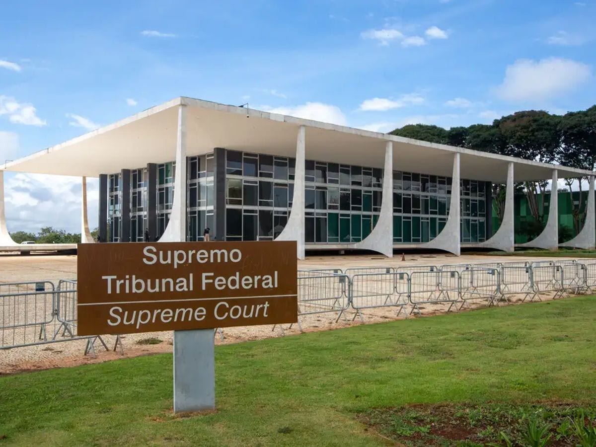 Supremo deixou de ser tribunal e virou espetáculo político