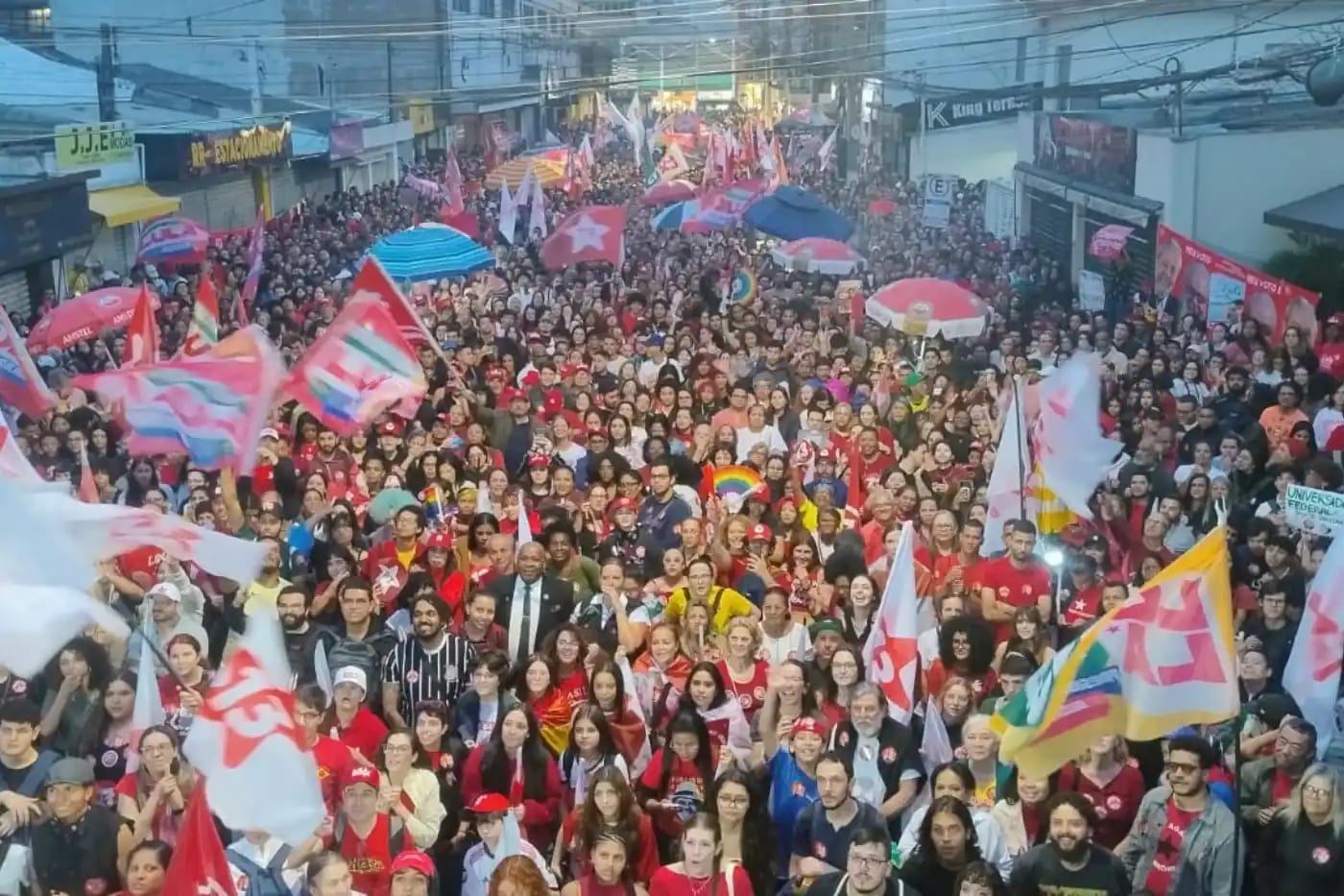 Sindicato dos Metalúrgicos destaca defesa da democracia em ato pró-Lula no centro de Osasco