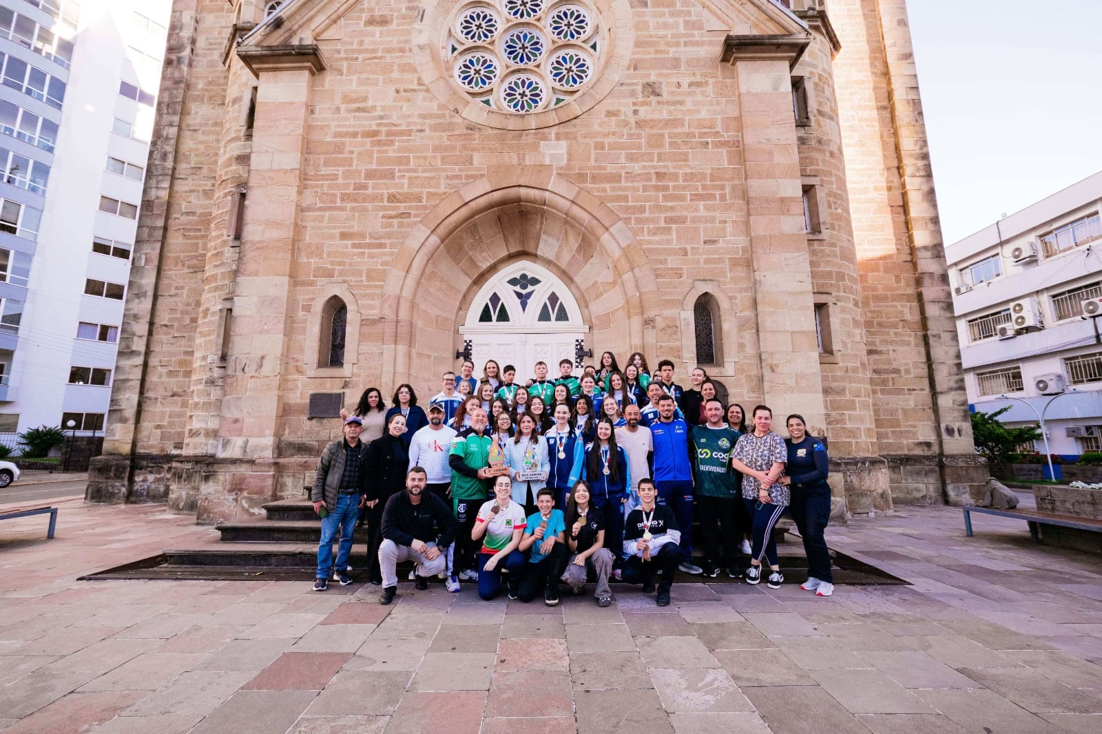 Prefeita recebe atletas do Time Lages medalhistas da Olesc