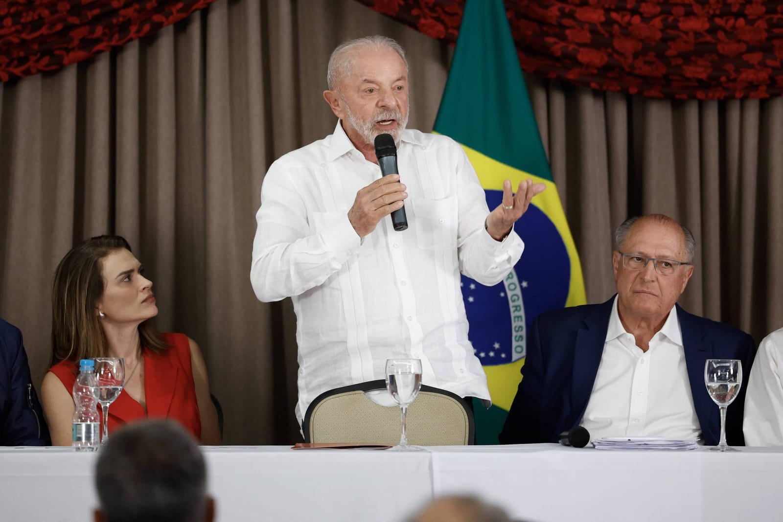 Campanha de Lula vai apostar em medo de fim de programas sociais para aumentar rejeição a Flávio