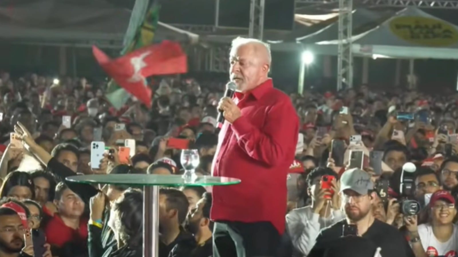 Lula promove encontro com influenciadores e jovens eleitos em seu QG