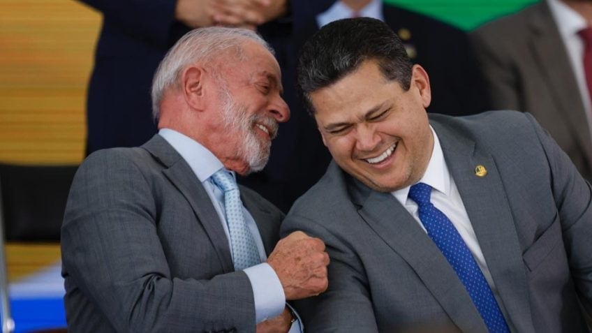 Lula e Davi Alcolumbre se encontram hoje em navio-sonda no Amapá