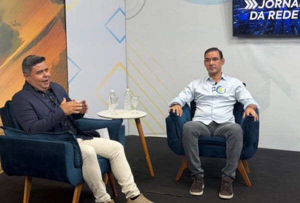 Vicentinho Júnior apresenta propostas em sabatina na TV