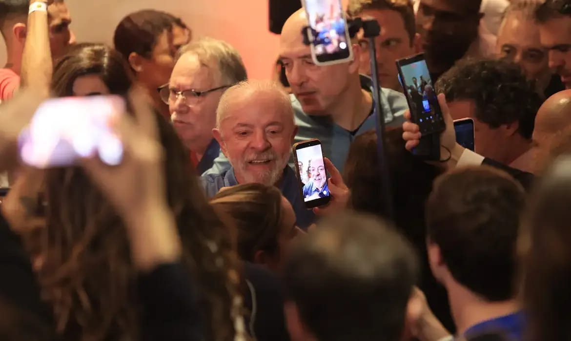 Lula vence segundo turno e terá quarto mandato