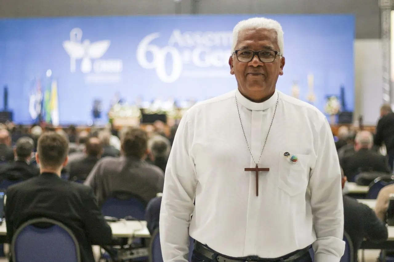Bispo de Araguaína se une a 46 religiosos em carta com críticas à candidatura de Flávio Bolsonaro