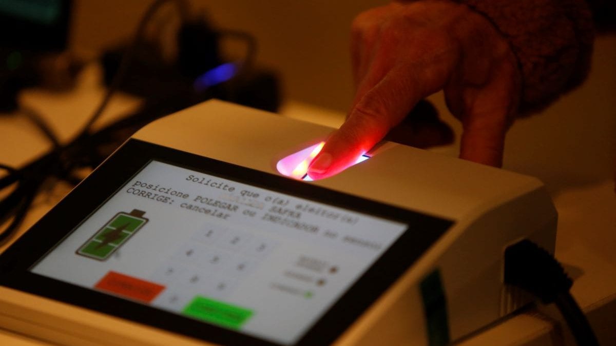 Pedidos de registro no TSE em SC confirmam queda de candidatos para 2026