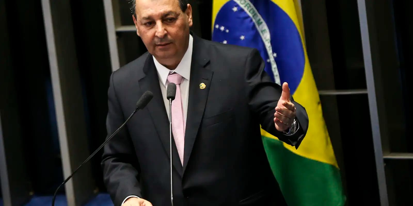 Senador Omar Aziz Rejeita Emendas que Mantinham a Escala 6×1 na CCJ