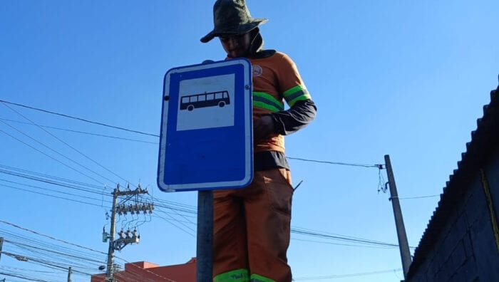 Transporte ultrapassa a marca de mil placas de trânsito instaladas no ano
