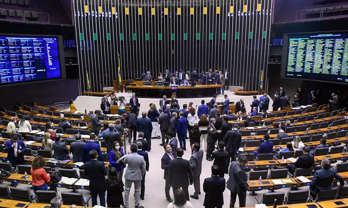 Representação de parlamentares negros segue baixa, ponta pesquisadora