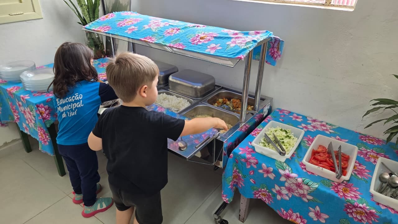 Alimentação escolar recebe investimento de R$ 3,5 milhões e amplia participação da agricultura familiar em Ijuí