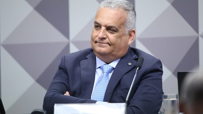 Após fuga de Flávio Bolsonaro, candidato a vice admite derrota para Lula, mas critica eleição