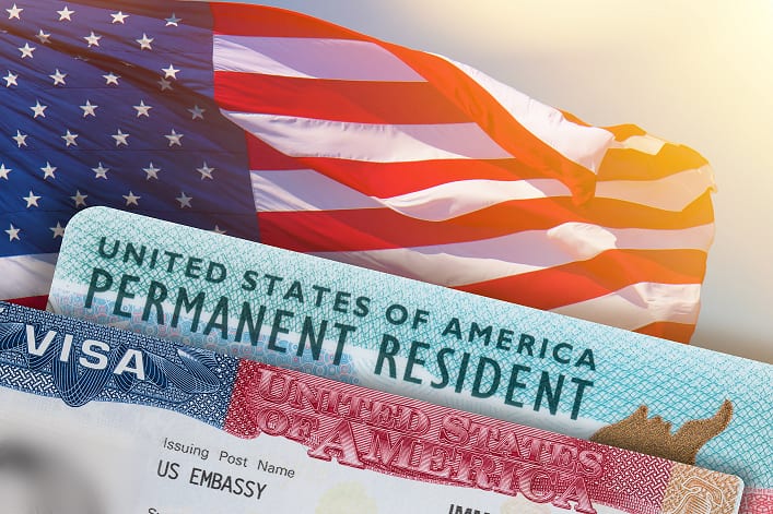 Governo Trump deve acelerar processo de green card de Flávio