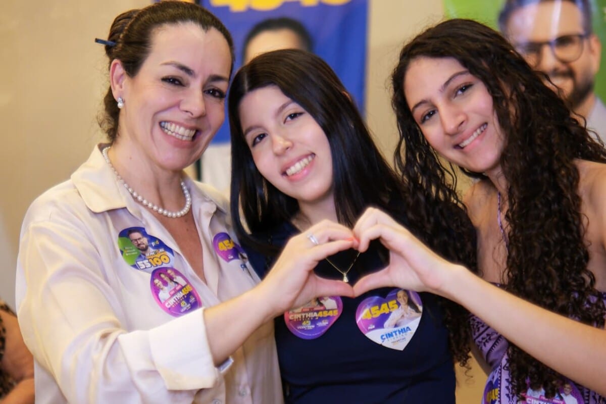 Cinthia Ribeiro reúne profissionais da educação e defende mais mulheres nos espaços de decisão