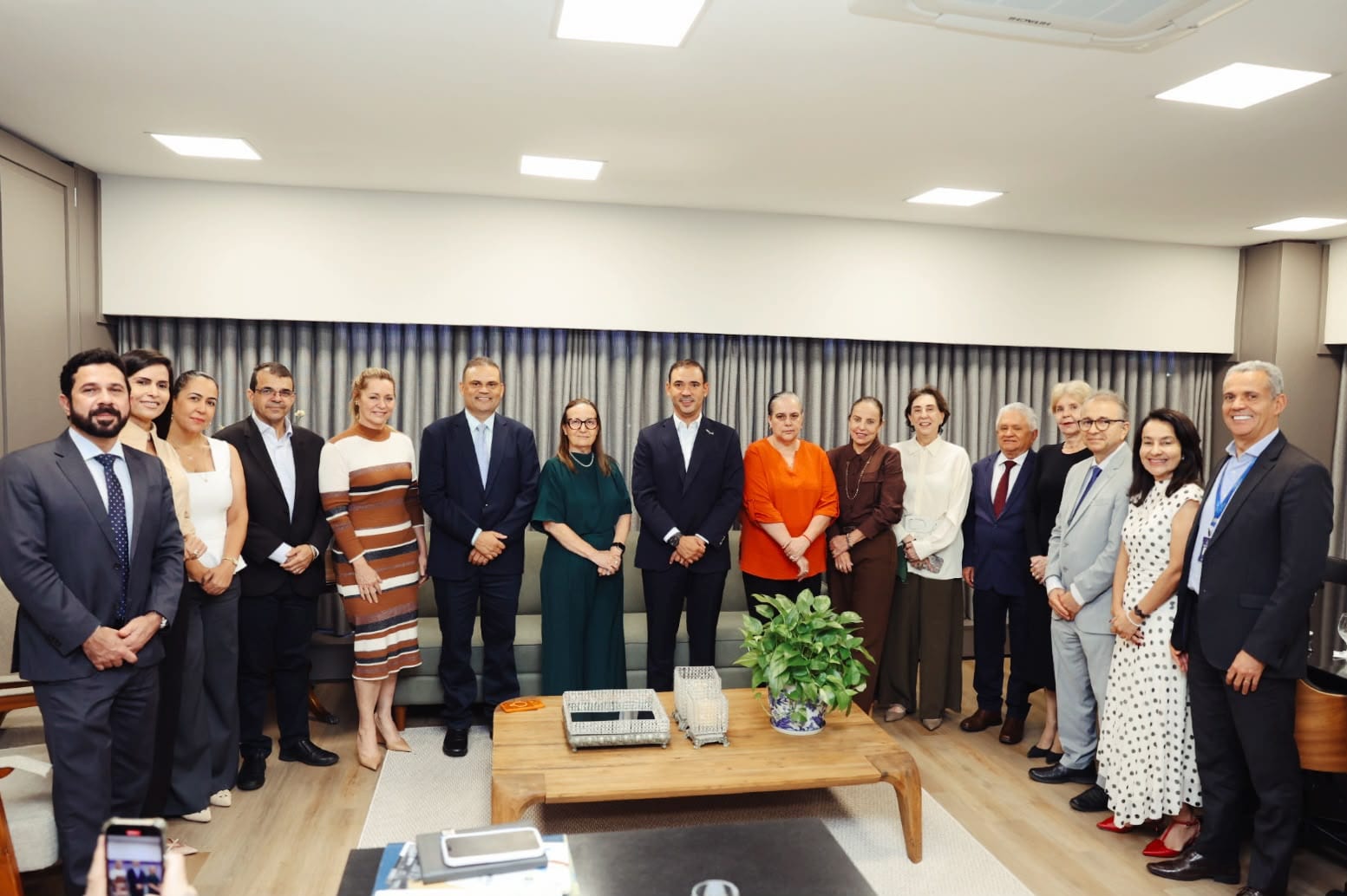 Vicentinho Júnior inicia agenda institucional pelo Tribunal de Justiça e reforça compromisso com diálogo entre os podere