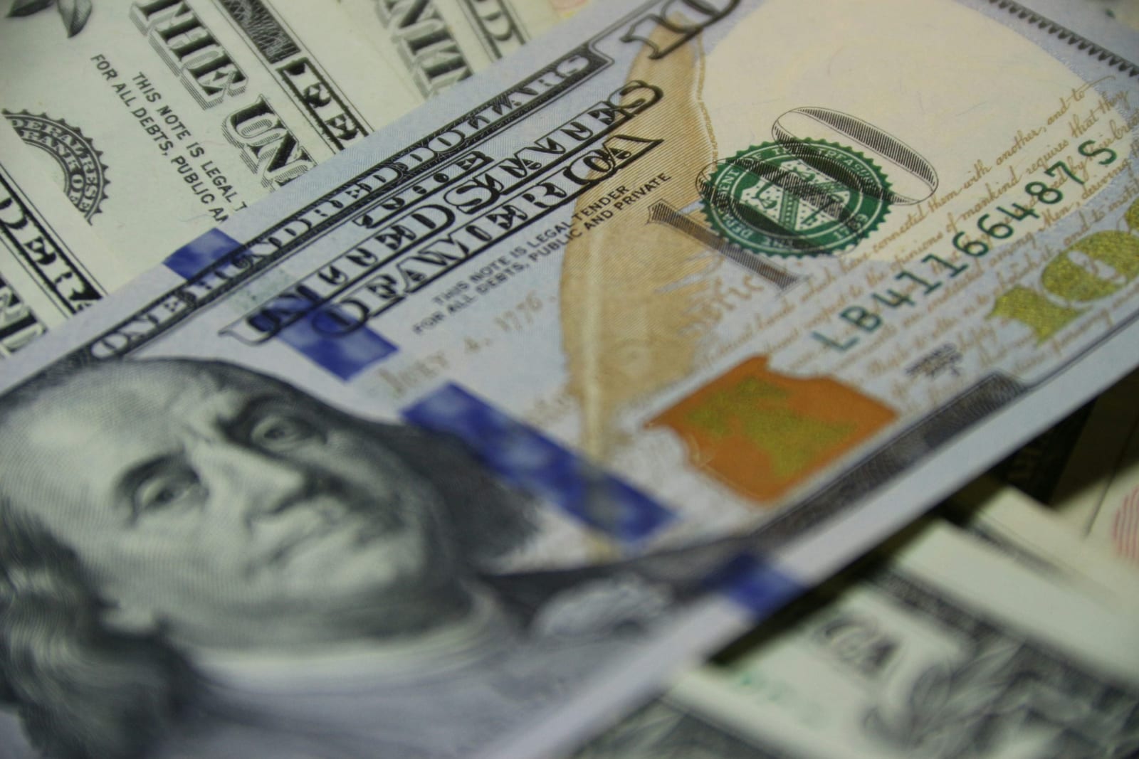 Dólar tem 3ª maior alta diária desde o Plano Real