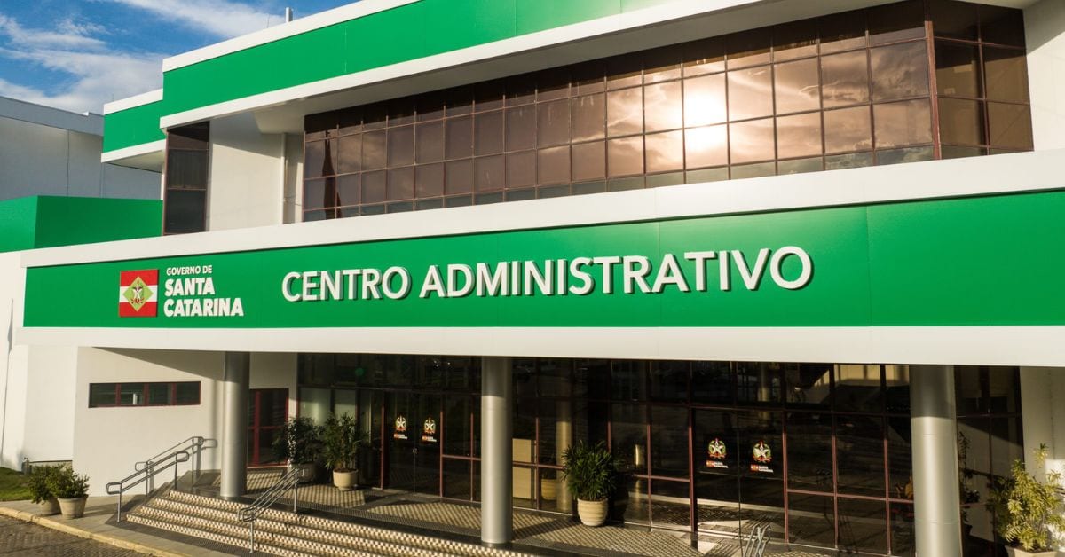 Governo de SC empossa primeiros aprovados do concurso da Educação 2026