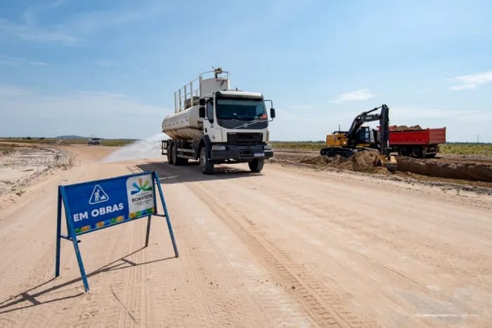 Prefeitura faz mais de 13 km de terraplenagem na vicinal BVA-152, no Urubuzinho