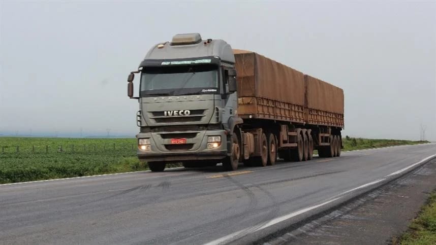 Frete rodoviário sobe 13% em um ano, mas recua no terceiro trimestre de 2026