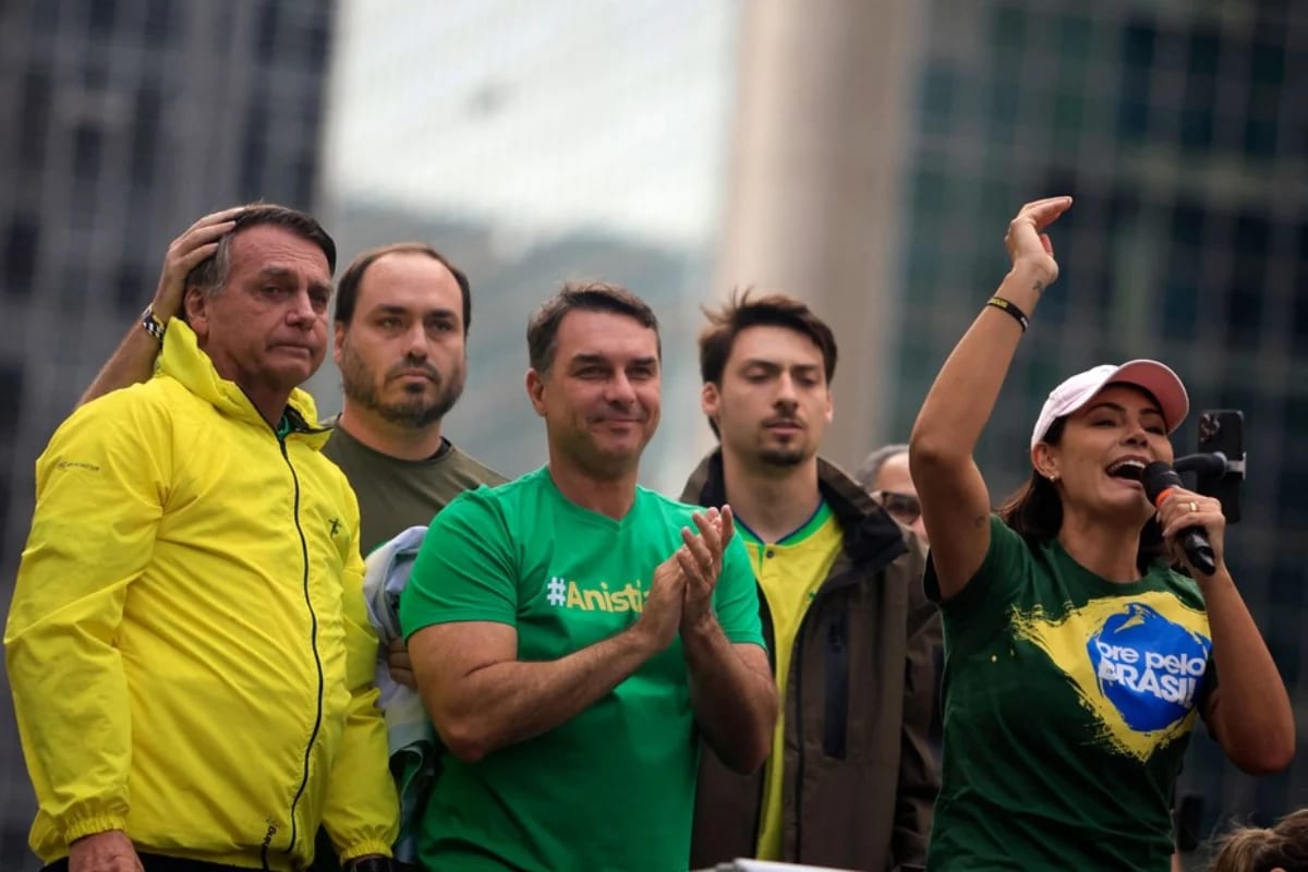 Quatro familiares de Jair Bolsonaro são eleitos nas eleições de 2026