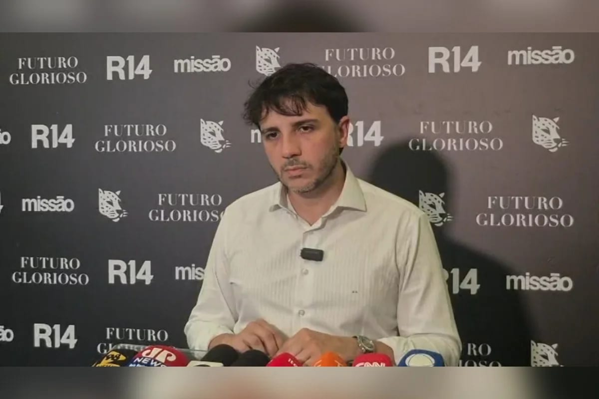 Em BH, Renan Santos bate-boca com jornalista e critica Cleitinho