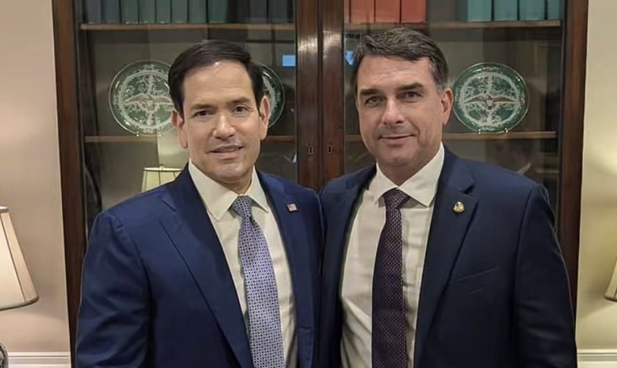Marco Rubio teria articulado chegada de Flávio Bolsonaro aos EUA, diz postagem; falta confirmação oficial