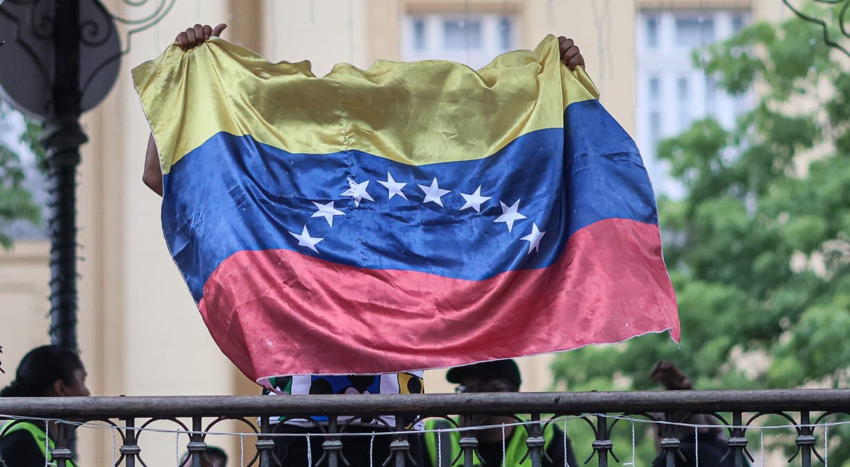 EUA afirmam que agora "ninguém rouba petróleo venezuelano" e afirmam que a China fazia isso para comprá-lo a baixo custo
