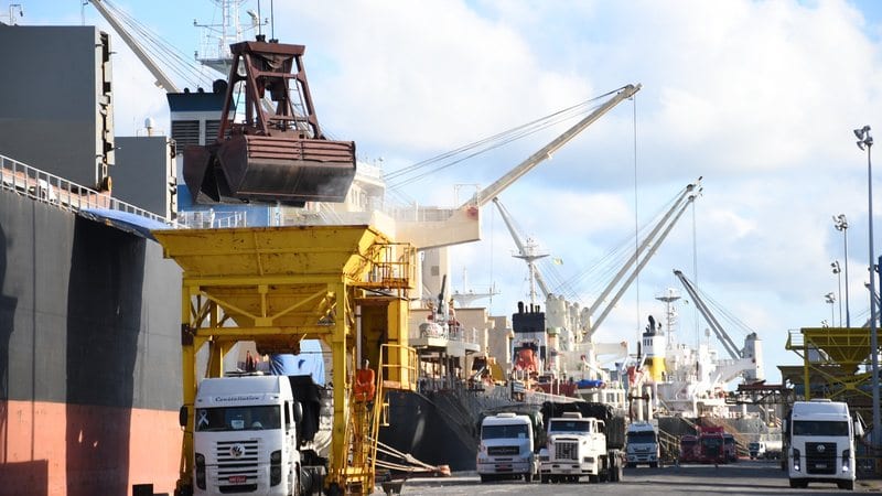 Porto do Recife prevê expansão em 2027 com dragagem de R$ 93 milhões e novo terminal de grãos