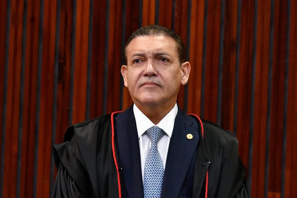 Nunes Marques avalia declarar impedimento em sessão do STF