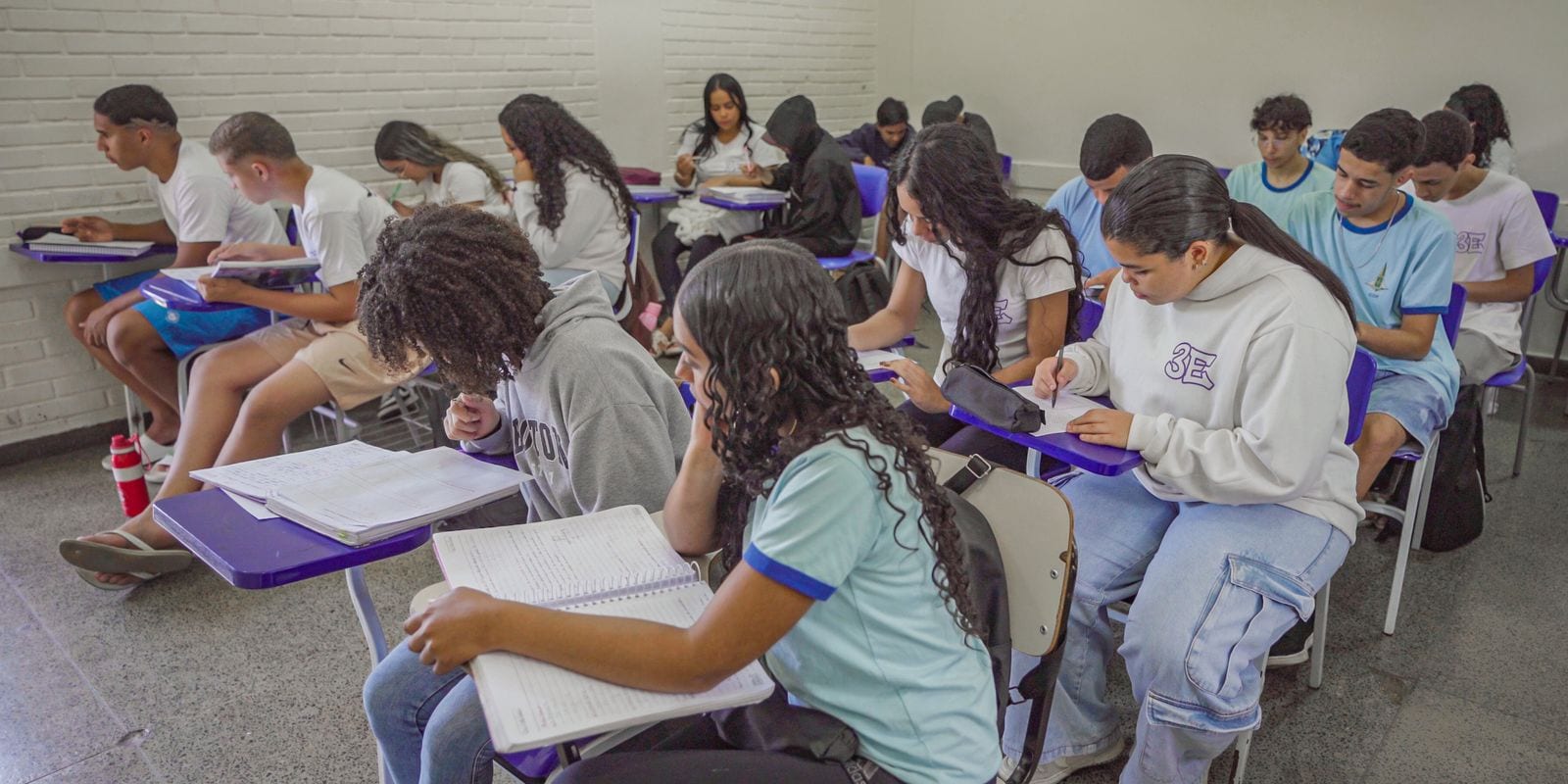 Brasil melhora no longo prazo, mas permanece abaixo da média da OCDE
