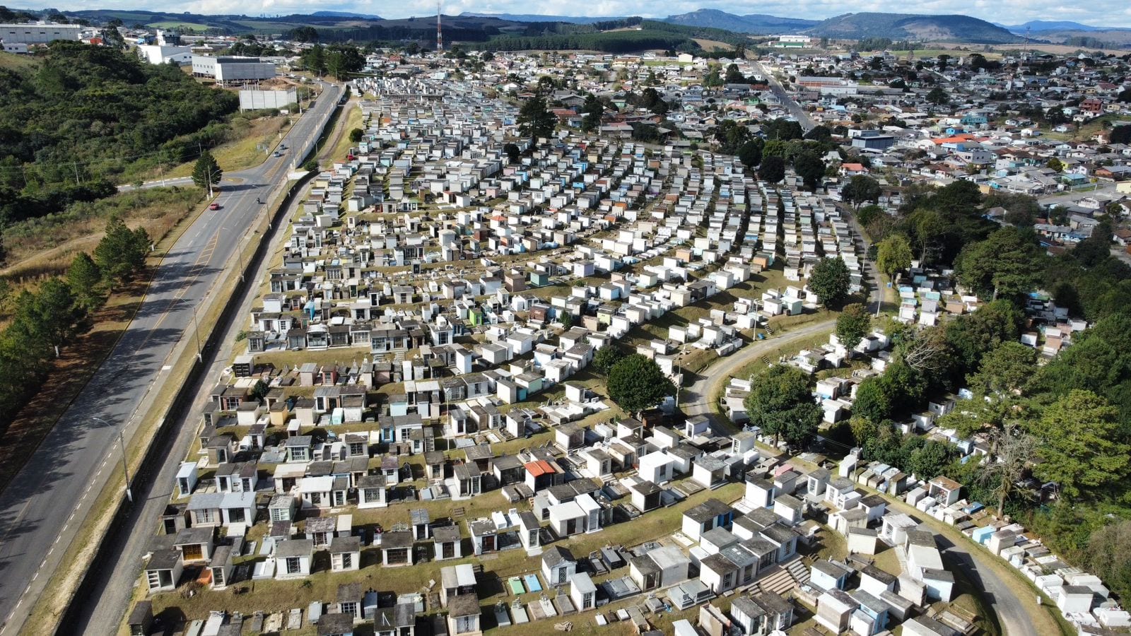Finados 2026: cemitérios de Lages terão horários especiais e programação de missas e cultos