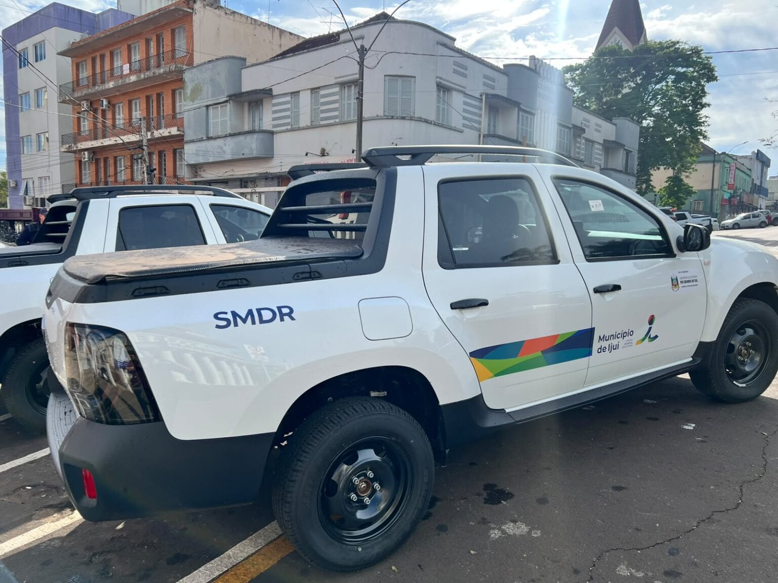 Ijuí ganha dois veículos e equipamentos para a Fecolônia e agricultura familiar
