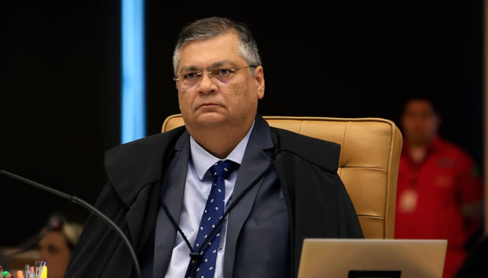 Dino pede destaque e suspende julgamento sobre mudanças na Lei da Ficha Limpa