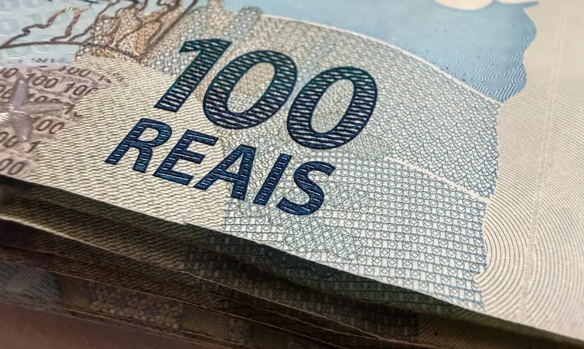 Orçamento de 2027 prevê superávit de R$ 83,4 bilhões