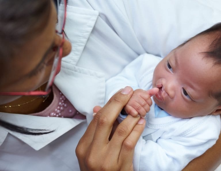 Comissão aprova apoio psicológico no SUS para responsáveis de pacientes com fissura labiopalatina