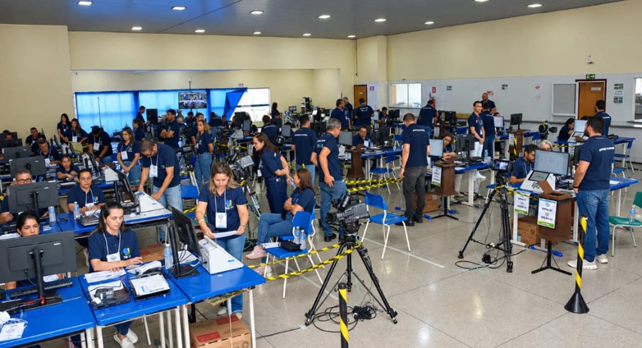 Justiça Eleitoral realiza auditoria em urnas durante segundo turno no Tocantins