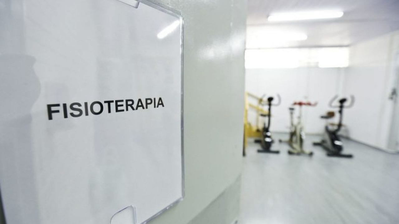 PL 2635/26 torna obrigatório fisioterapeuta em empresas com mais de 250 funcionários