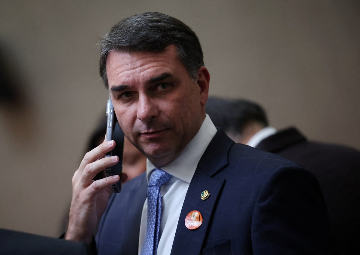 Se o presidente fosse Bolsonaro, juros seriam metade do que está hoje, diz Flávio