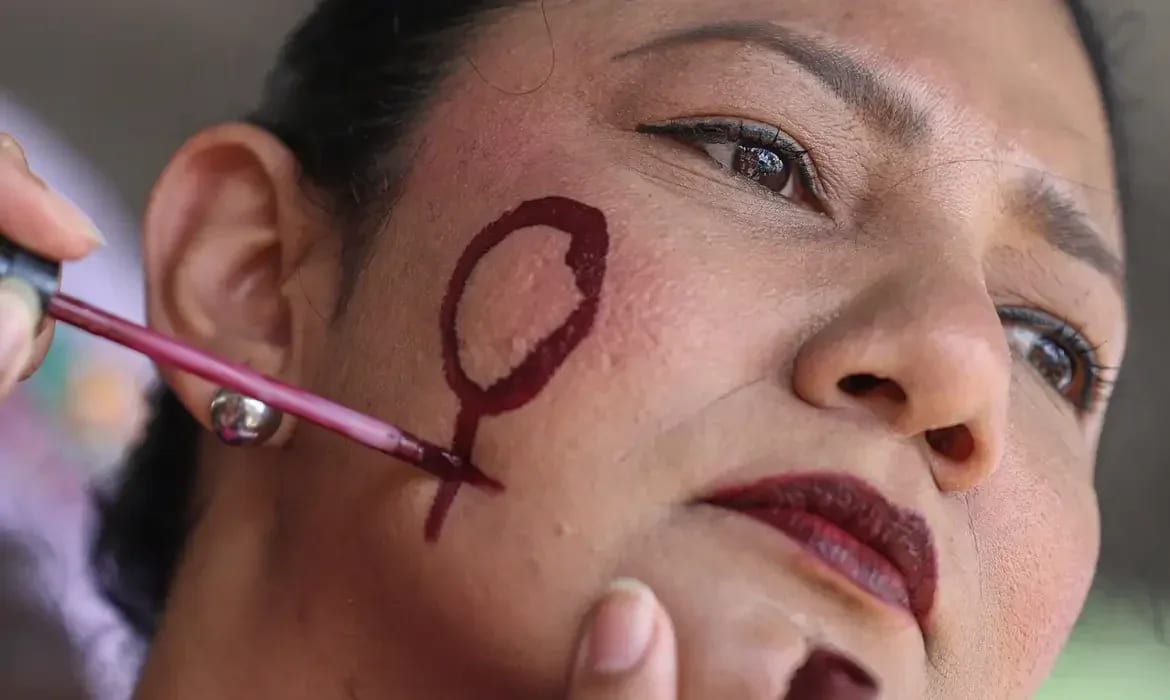 Agressões políticas em mês de luta contra violência à mulher