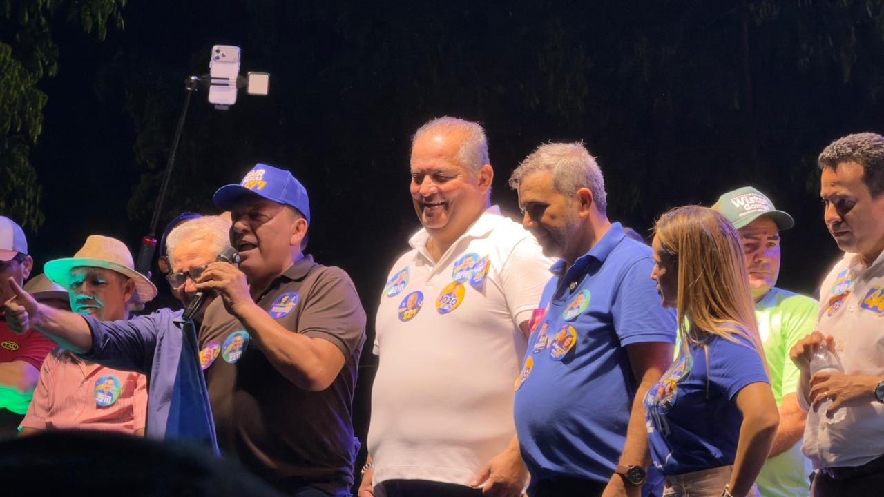 Em Araguatins, ex-deputado Manoel Queiroz declara apoio à reeleição de Wiston Gomes