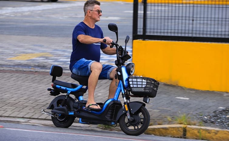 Câmara debate regras e fiscalização para patinetes e bicicletas elétricas