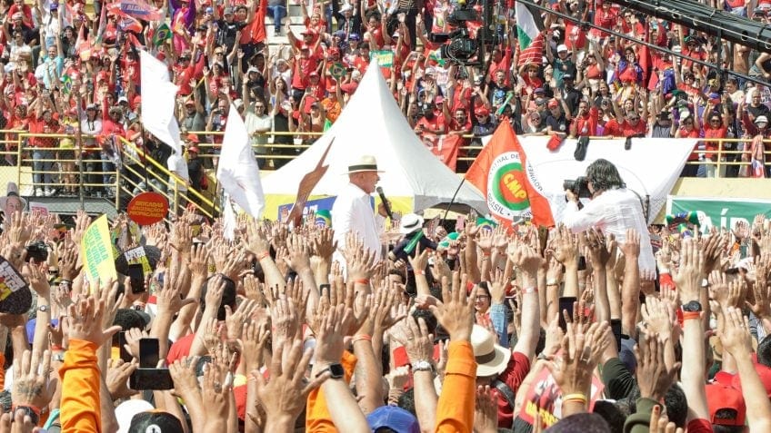 Lula diz que vai prender “quem se acha dono” de favela no lançamento da campanha